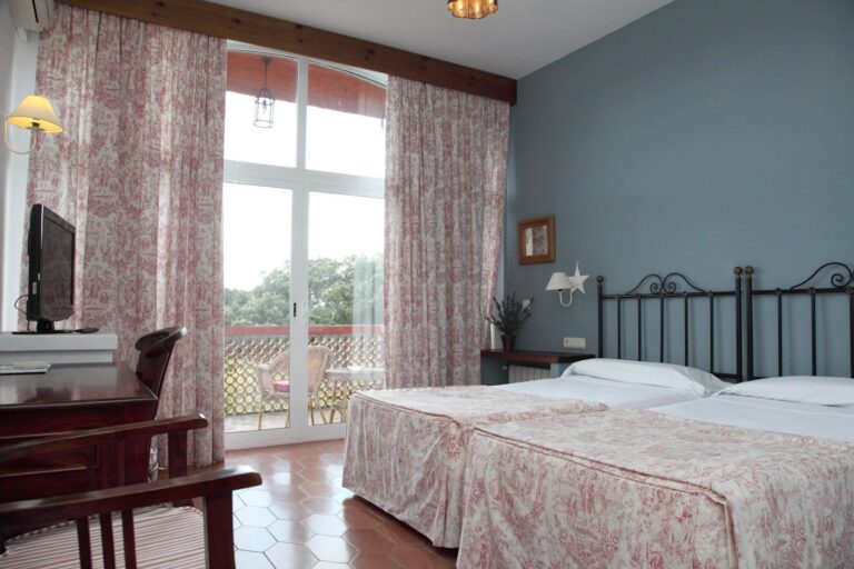 Mesón de Sancho 3* Hotel<br>Mamma Mia - May 2025