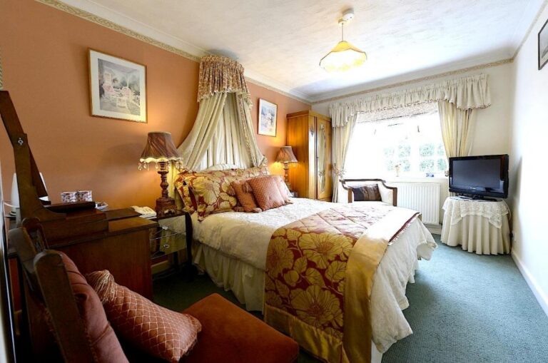 Meryan House Hotel with En Suite
